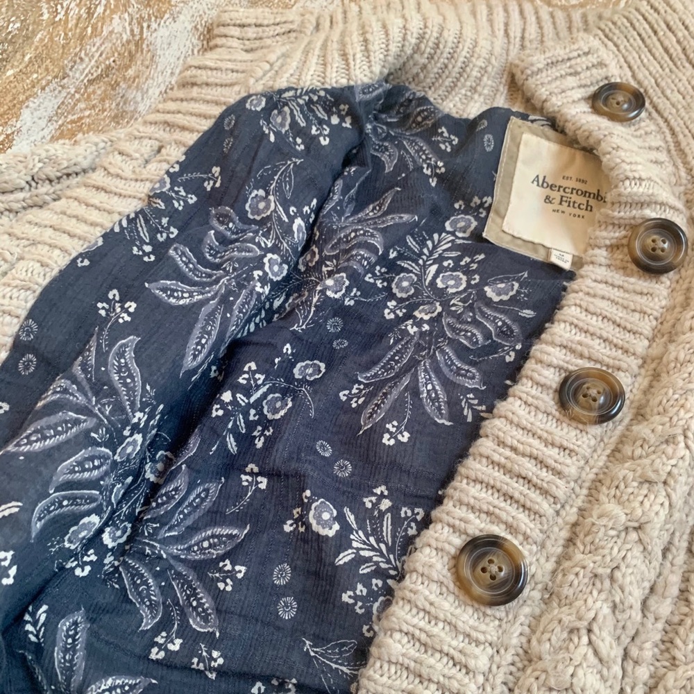 Abercrombie & Fitch Knit Wool Button Sweater - Picture 7 of 9